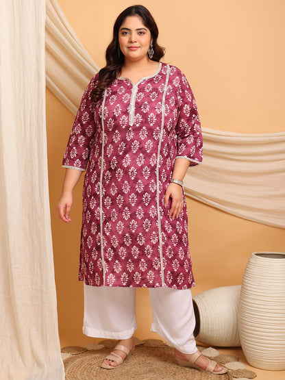 Front view of lavender cotton printed kurti with 3/4 sleeves and lace panels, plus size fit, fat friendly big size clothing 3XL-9XL