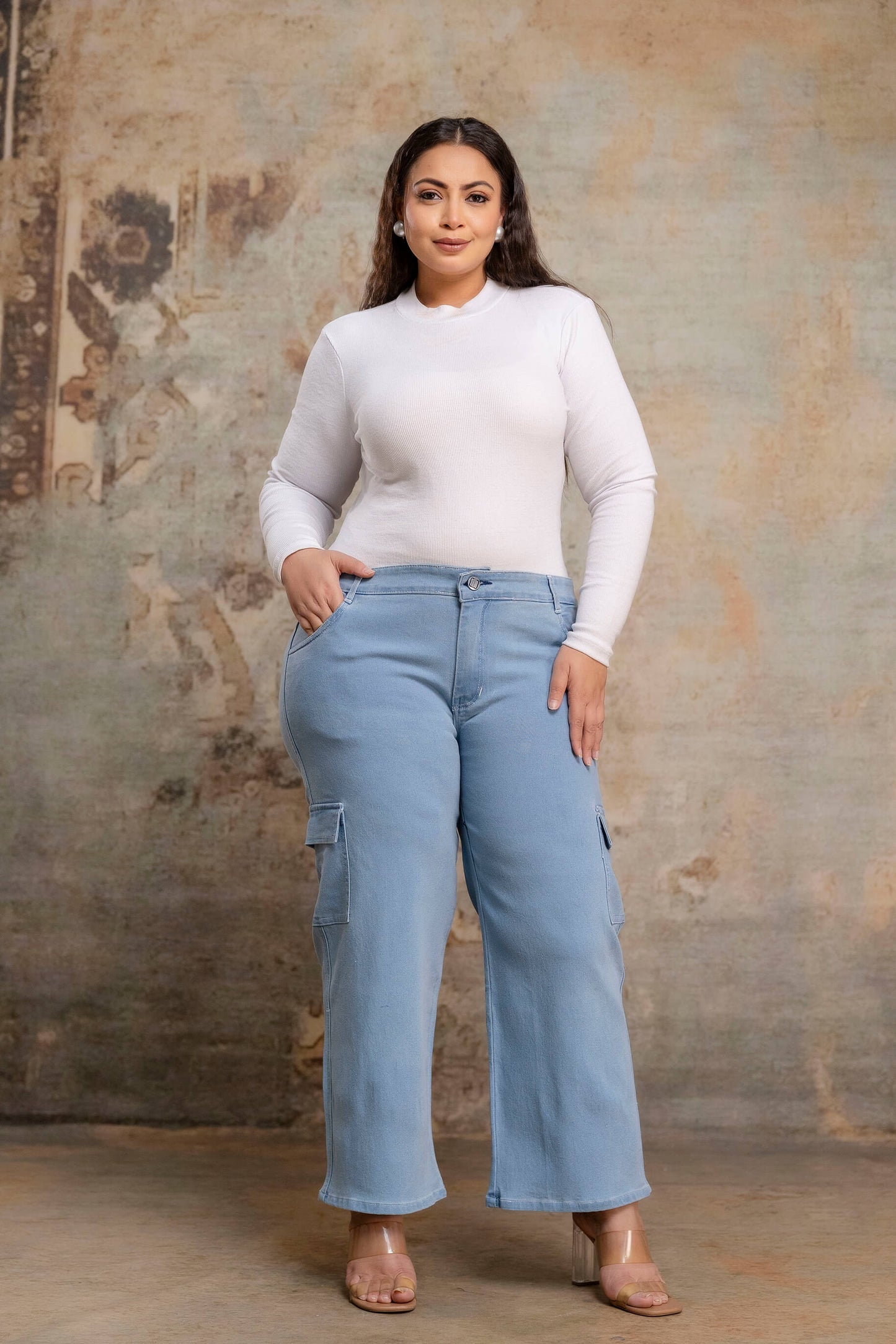 Plus size buttoned light blue denim pants outfit for fat women, wide leg big size clothing full look