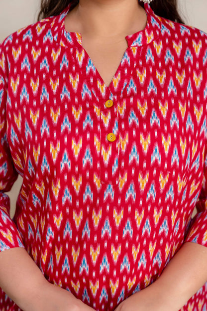 Close up neckline detail of plus size red ikat cotton short kurti