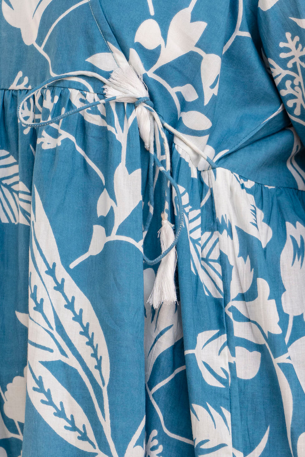 Tassel Detail Closeup of Teal White Floral Rayon Plus Size Kurti Tunic – Big Size Curvy Clothing